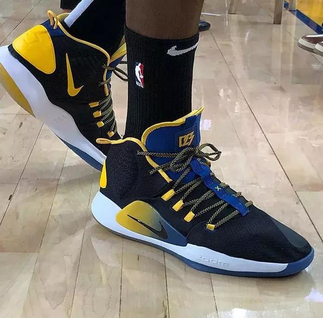 式挥棒将球 式挥棒将球